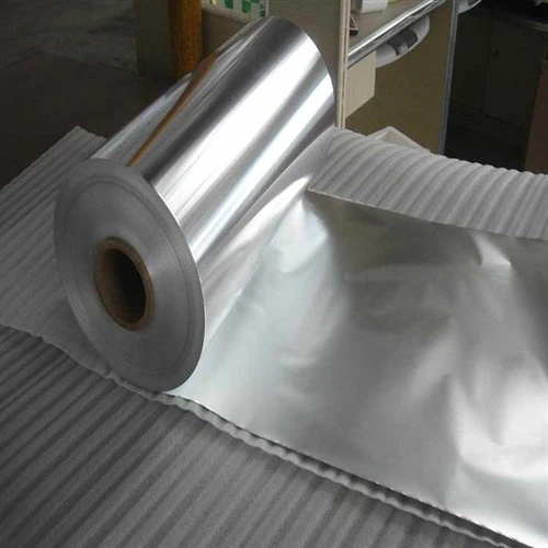 Aislamiento de techo con papel de aluminio
